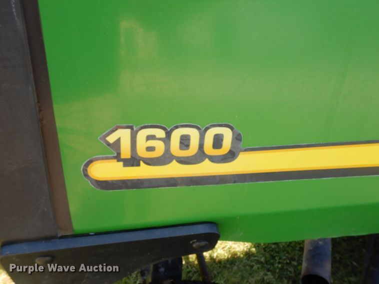 image for item HP9642 1999 John Deere 1600  commercial turf mower