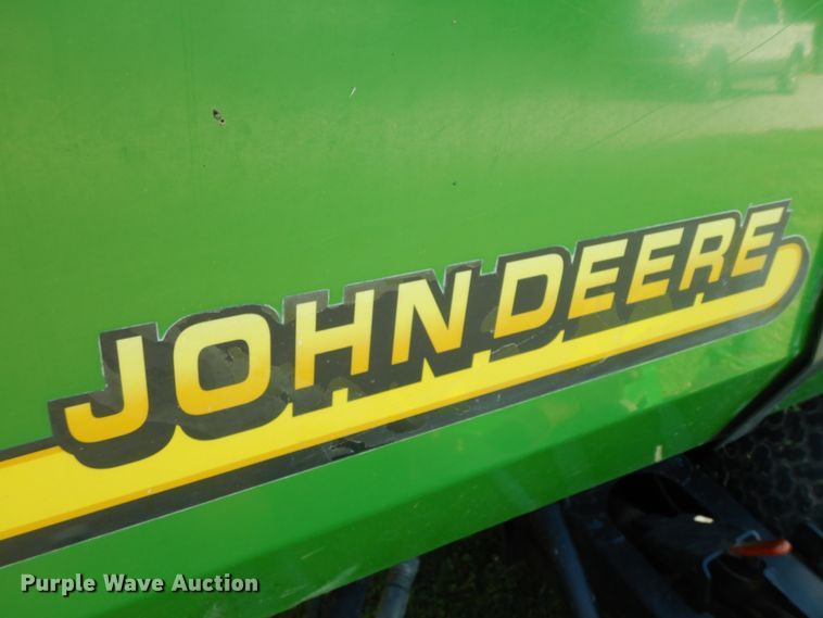 image for item HP9642 1999 John Deere 1600  commercial turf mower