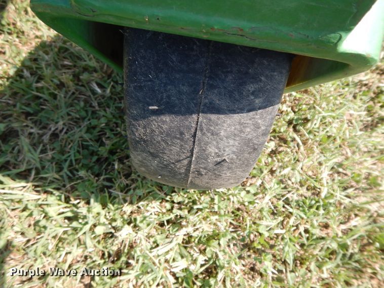 image for item HP9642 1999 John Deere 1600  commercial turf mower