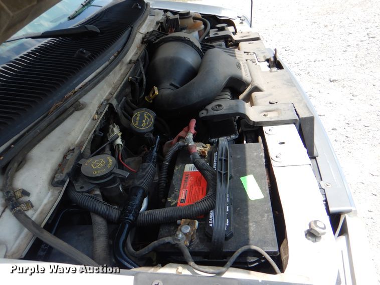 image for item HT9310 2006 Ford E450 Super Duty  shuttle bus