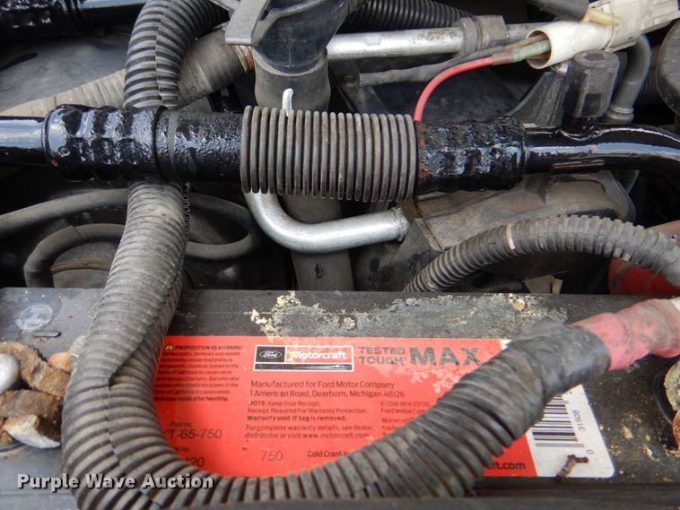 image for item HT9310 2006 Ford E450 Super Duty  shuttle bus