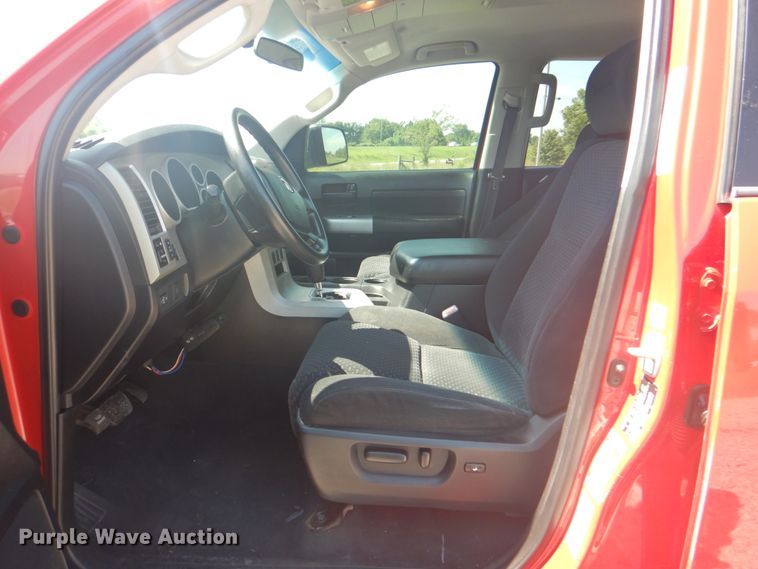 image for item HT9339 2008 Toyota Tundra  CrewMax pickup truck