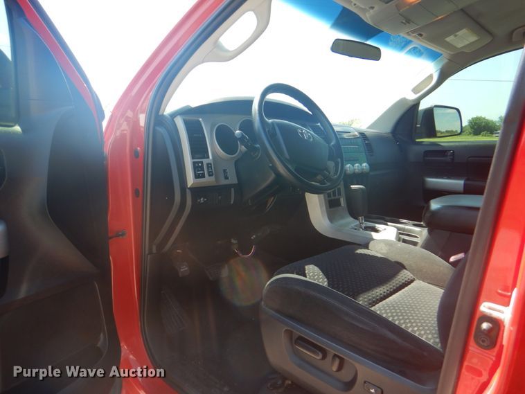 image for item HT9339 2008 Toyota Tundra  CrewMax pickup truck