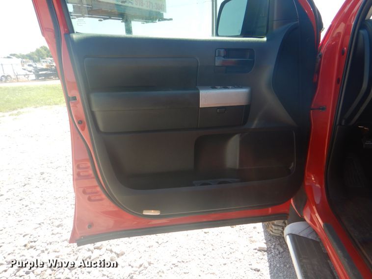 image for item HT9339 2008 Toyota Tundra  CrewMax pickup truck