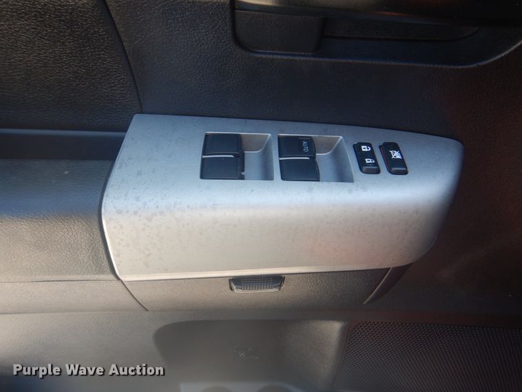 image for item HT9339 2008 Toyota Tundra  CrewMax pickup truck