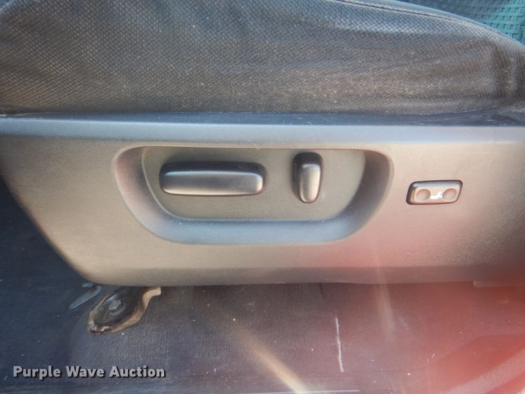 image for item HT9339 2008 Toyota Tundra  CrewMax pickup truck