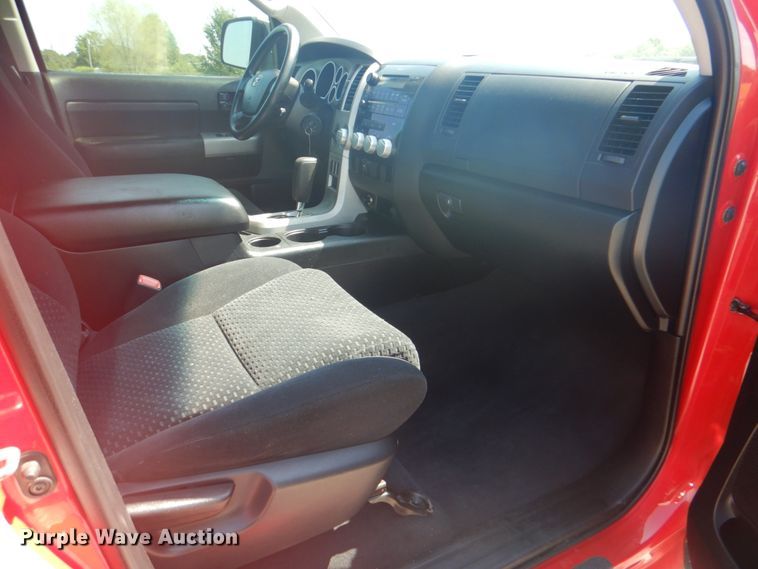 image for item HT9339 2008 Toyota Tundra  CrewMax pickup truck