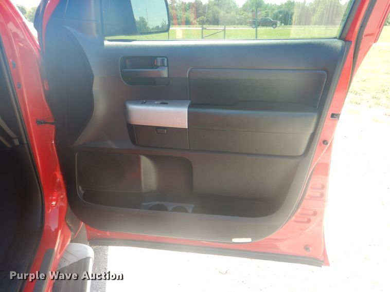 image for item HT9339 2008 Toyota Tundra  CrewMax pickup truck