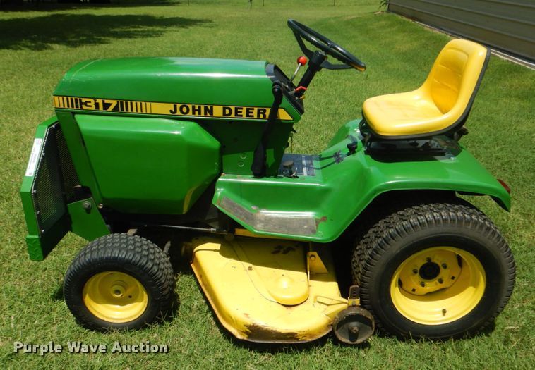 image for item IA9948 John Deere 317  lawn mower