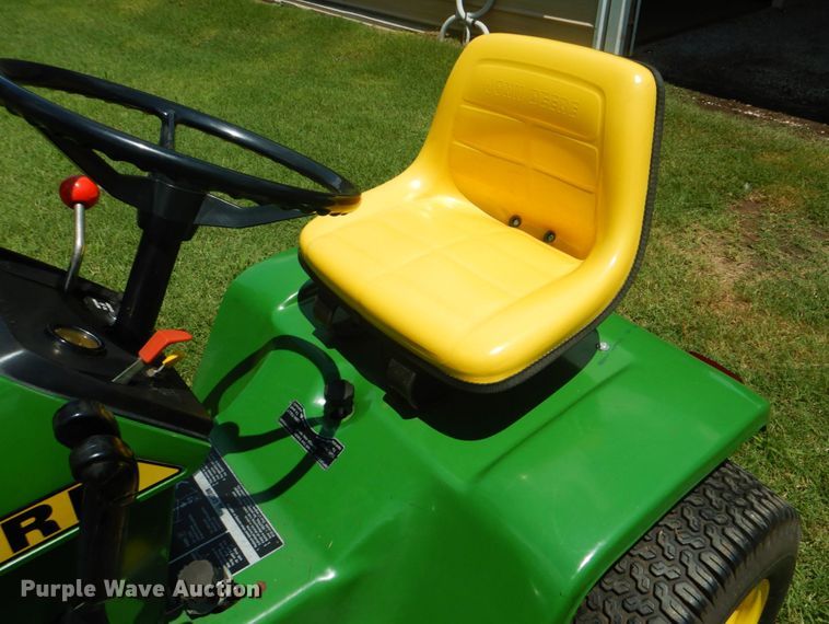 image for item IA9948 John Deere 317  lawn mower