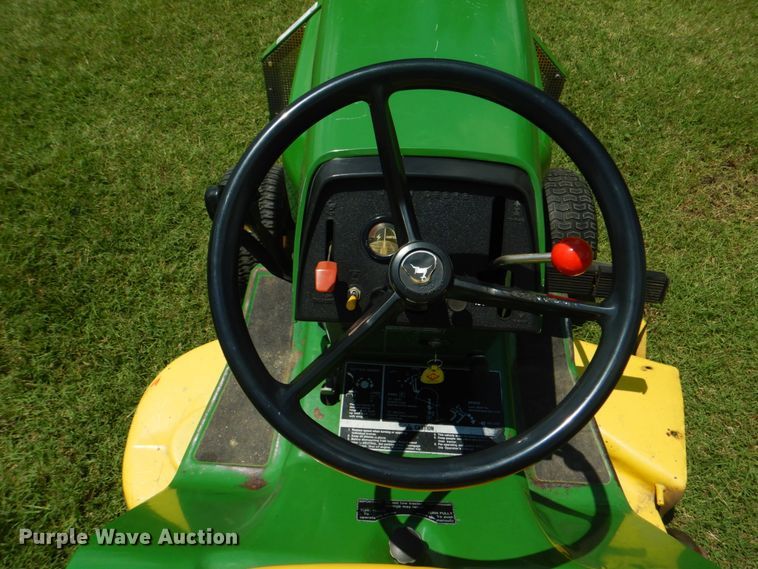 image for item IA9948 John Deere 317  lawn mower