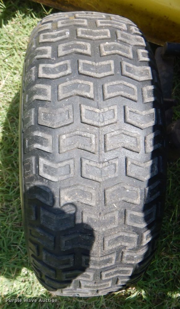 image for item IA9948 John Deere 317  lawn mower