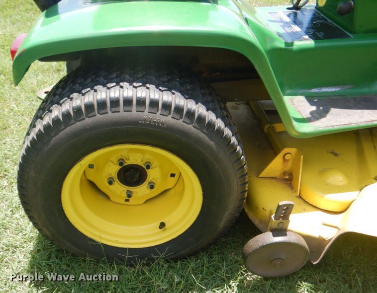 image for item IA9948 John Deere 317  lawn mower