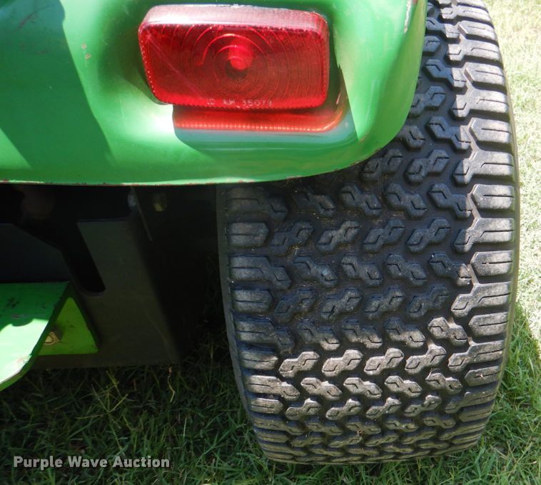 image for item IA9948 John Deere 317  lawn mower