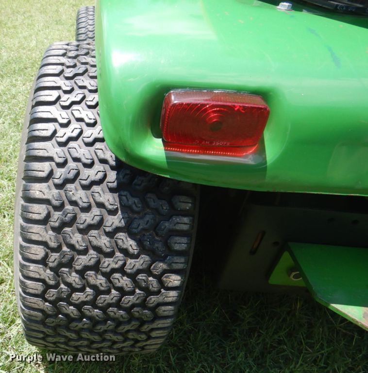 image for item IA9948 John Deere 317  lawn mower