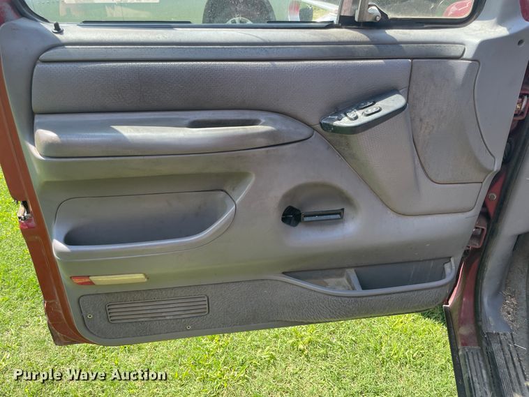 image for item IC9498 1994 Ford Bronco  SUV