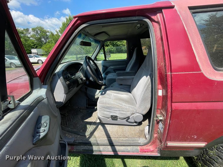 image for item IC9498 1994 Ford Bronco  SUV