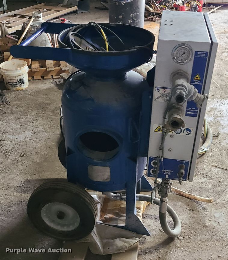 image for item IC9802 2016 Graco Ecoquip EQM  vapor abrasive blaster