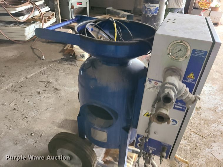 image for item IC9802 2016 Graco Ecoquip EQM  vapor abrasive blaster