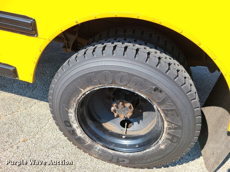 image for item IC9816 2006 International 3000CE  school bus