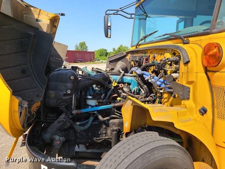 image for item IC9816 2006 International 3000CE  school bus