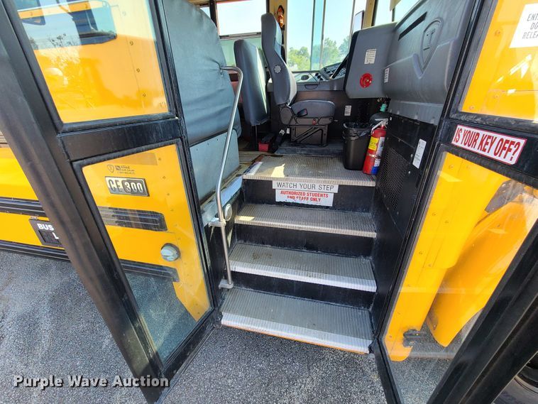 image for item IC9817 2006 International 3000CE  school bus