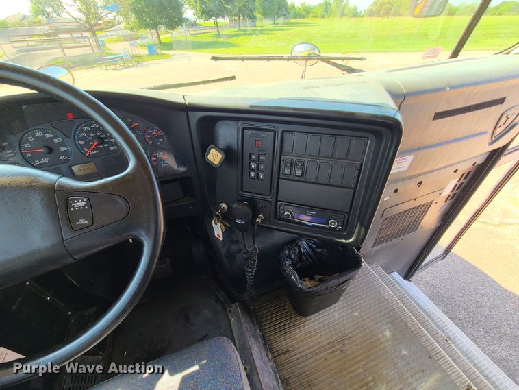 image for item IC9817 2006 International 3000CE  school bus