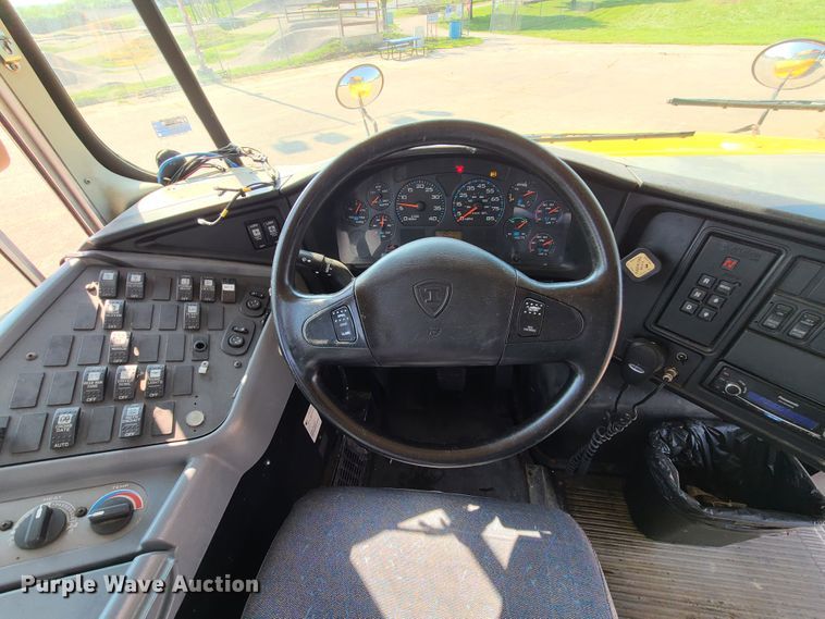 image for item IC9817 2006 International 3000CE  school bus