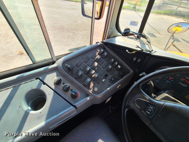 image for item IC9817 2006 International 3000CE  school bus