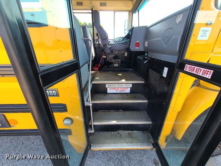 image for item IC9818 2006 International 3000CE  school bus