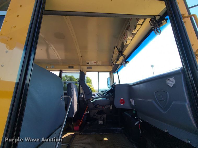 image for item IC9818 2006 International 3000CE  school bus