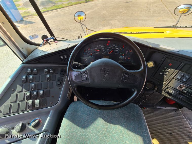 image for item IC9818 2006 International 3000CE  school bus