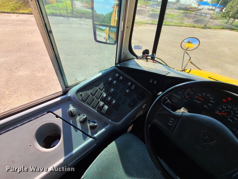 image for item IC9818 2006 International 3000CE  school bus