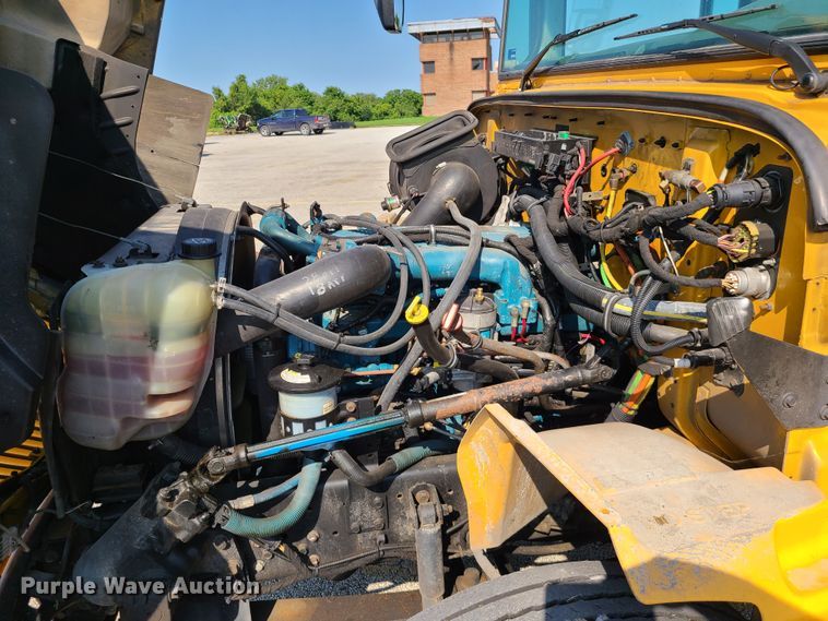 image for item IC9818 2006 International 3000CE  school bus