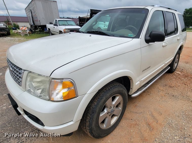 image for item IF9930 2004 Ford Explorer Limited  SUV