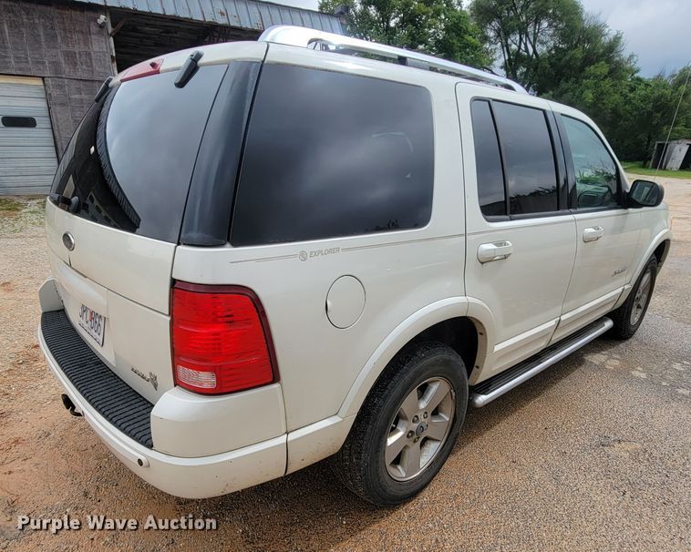 image for item IF9930 2004 Ford Explorer Limited  SUV