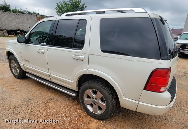 image for item IF9930 2004 Ford Explorer Limited  SUV