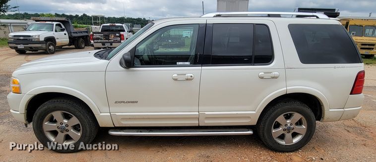 image for item IF9930 2004 Ford Explorer Limited  SUV