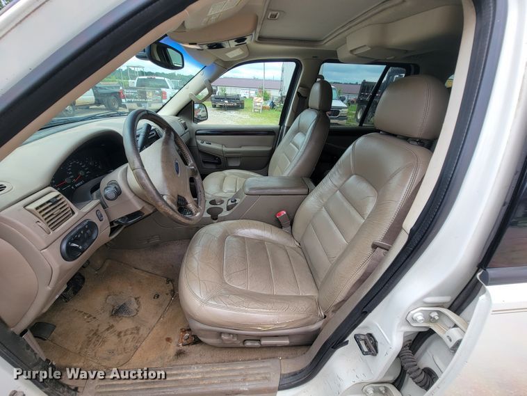 image for item IF9930 2004 Ford Explorer Limited  SUV