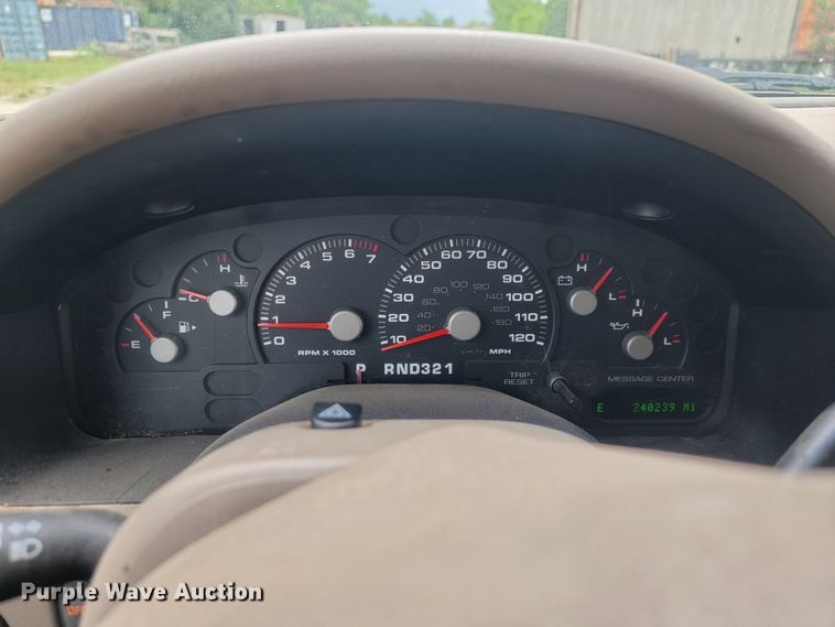 image for item IF9930 2004 Ford Explorer Limited  SUV