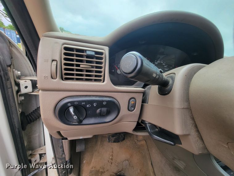 image for item IF9930 2004 Ford Explorer Limited  SUV