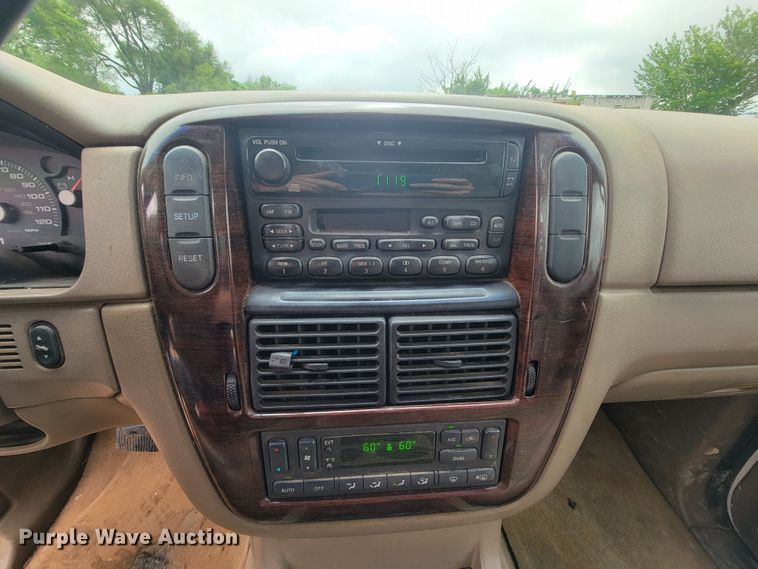 image for item IF9930 2004 Ford Explorer Limited  SUV