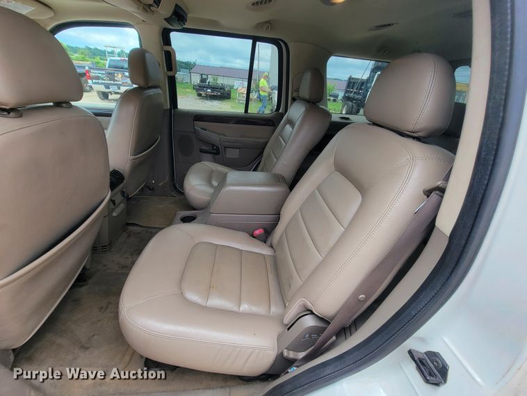 image for item IF9930 2004 Ford Explorer Limited  SUV