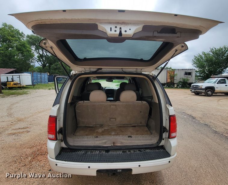 image for item IF9930 2004 Ford Explorer Limited  SUV