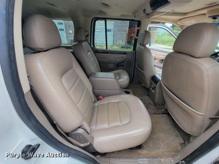 image for item IF9930 2004 Ford Explorer Limited  SUV