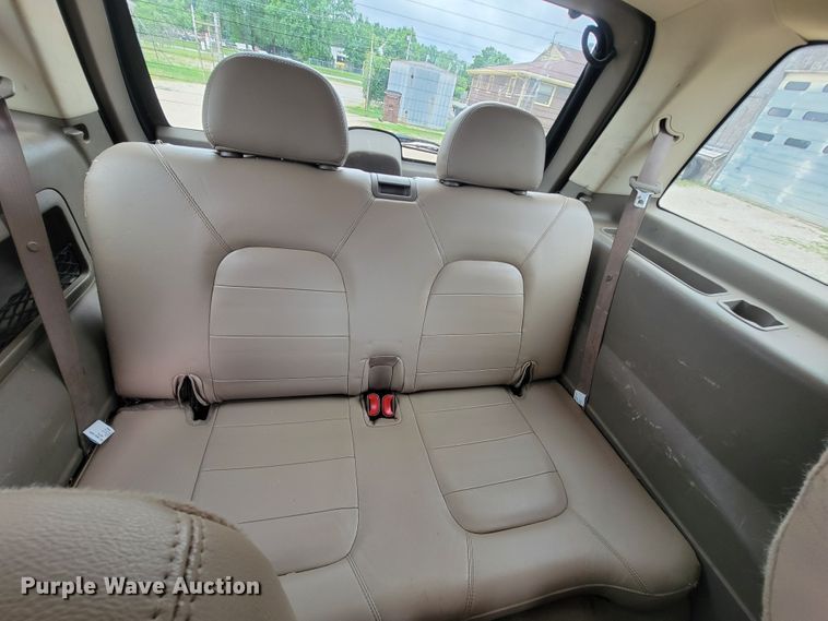 image for item IF9930 2004 Ford Explorer Limited  SUV