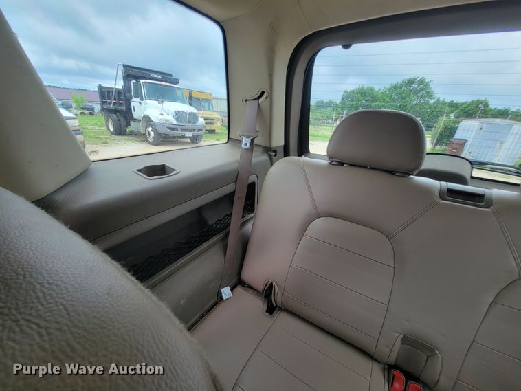 image for item IF9930 2004 Ford Explorer Limited  SUV