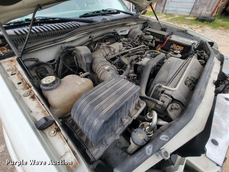 image for item IF9930 2004 Ford Explorer Limited  SUV