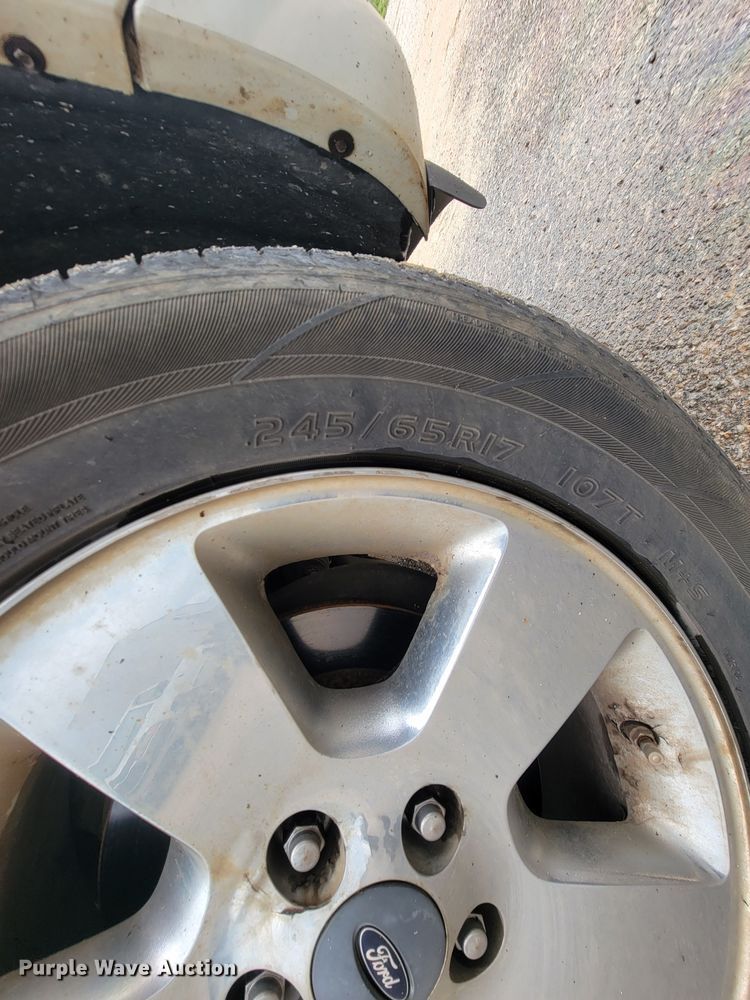 image for item IF9930 2004 Ford Explorer Limited  SUV