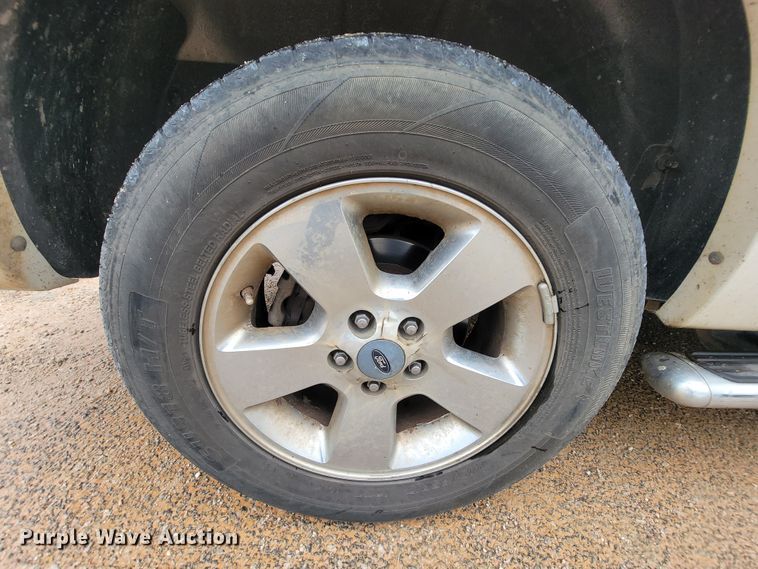 image for item IF9930 2004 Ford Explorer Limited  SUV